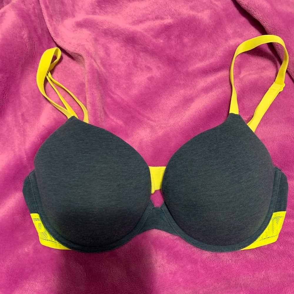 PINK wear everywhere push up bra